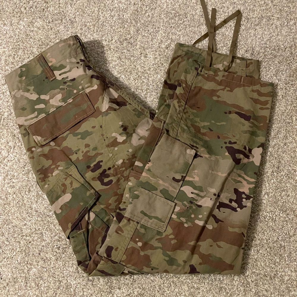US Army Combat Multicam OCP Camo Pants Trouser FRACU Small Regular
